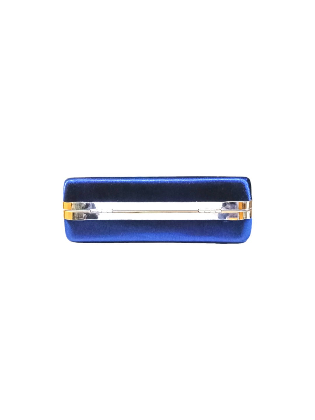 A Vdesi handle clutch made form quality materials. 